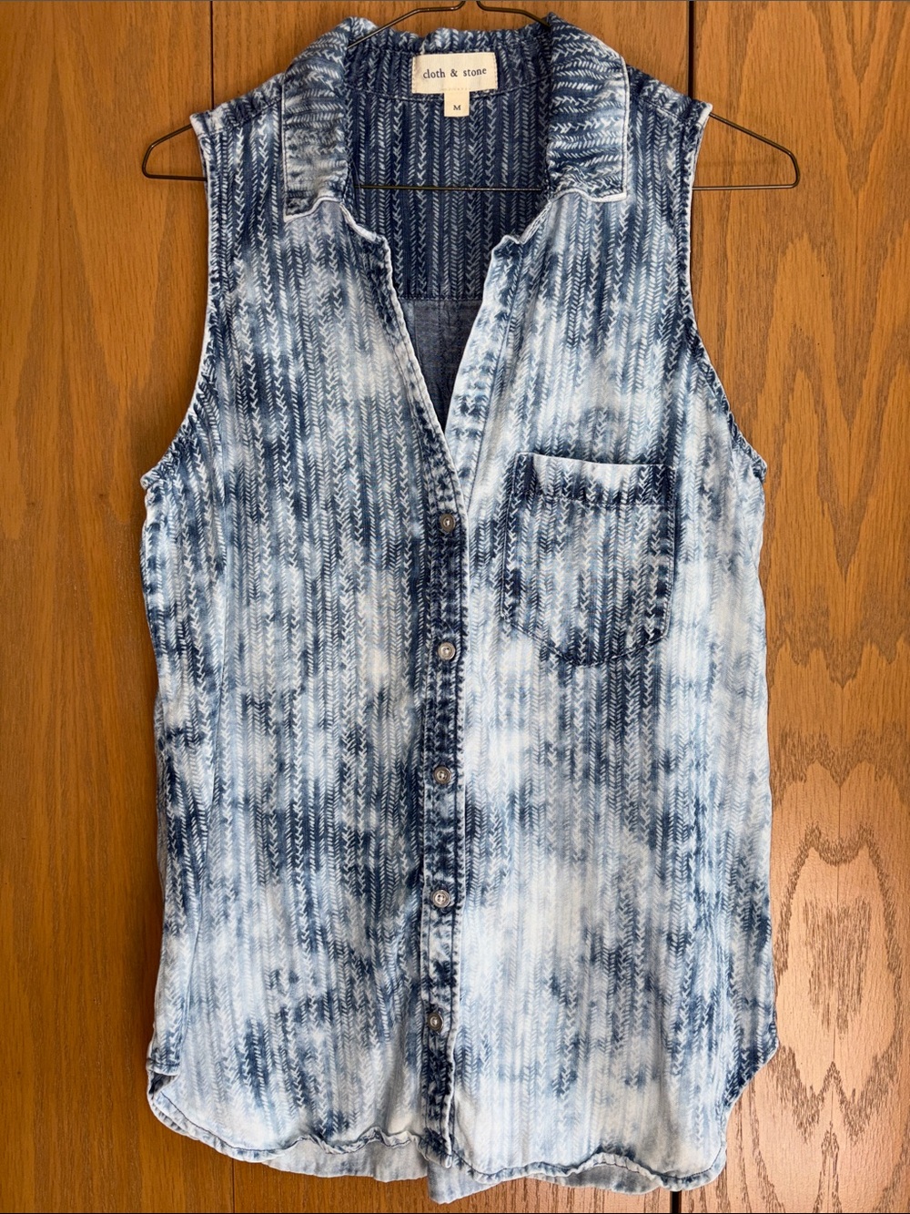cloth & stone medium chambray Blue Washed Denim Button-Front Top